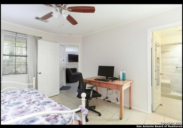 Image 4 of 25 For 11610 Vance Jackson  869