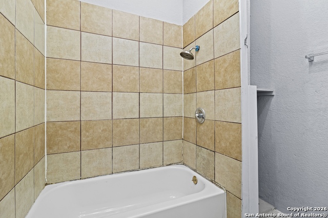 Image 15 of 21 For 143 Tremlett