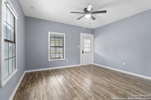 Image 3 of 21 For 143 Tremlett