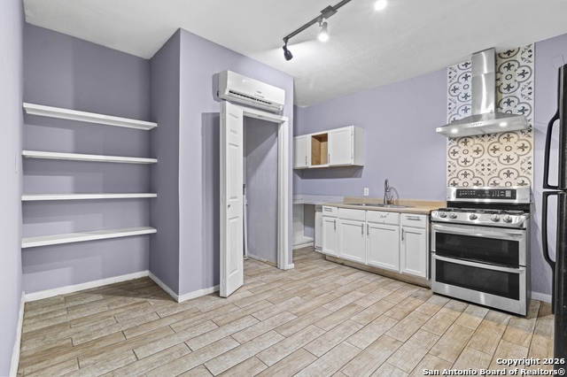 Image 5 of 21 For 143 Tremlett