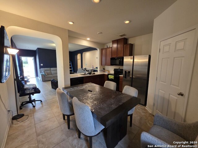 Listing photo id 8 for 8439 Fortuna