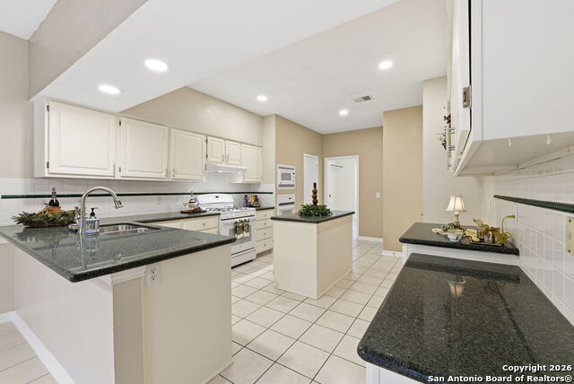 Image 52 of 74 For 8810 London Heights