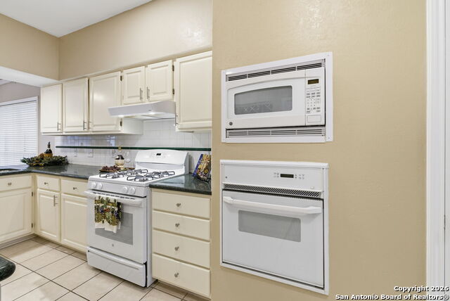 Image 54 of 74 For 8810 London Heights