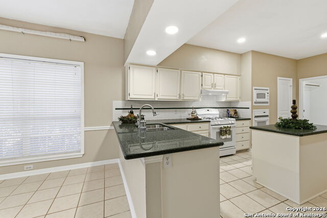 Image 56 of 74 For 8810 London Heights