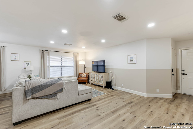 Image 7 of 36 For 7035 Valmont