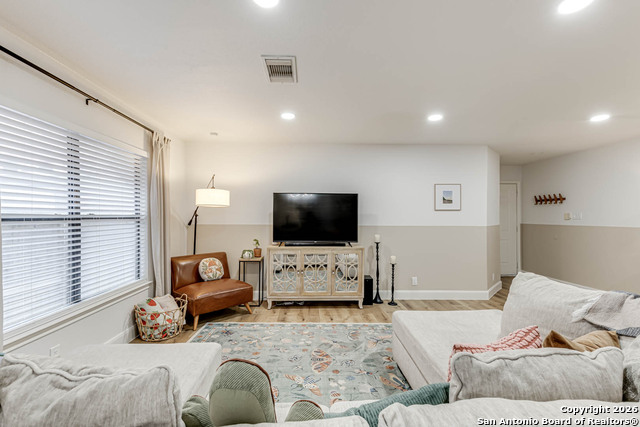 Image 9 of 36 For 7035 Valmont