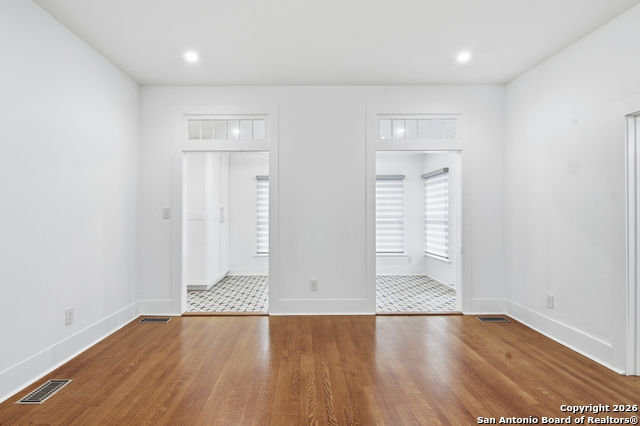 Image 16 of 63 For 524 Getty N