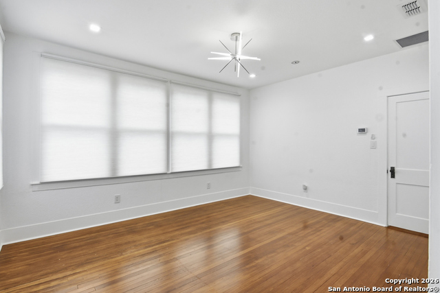 Image 26 of 63 For 524 Getty N