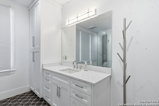 Image 30 of 63 For 524 Getty N