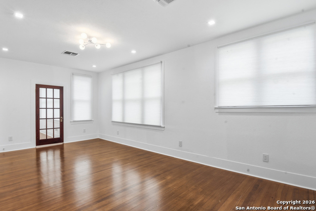 Image 33 of 63 For 524 Getty N