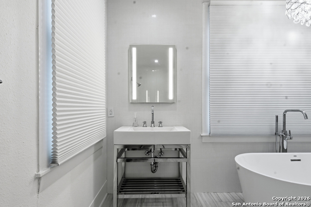 Image 36 of 63 For 524 Getty N