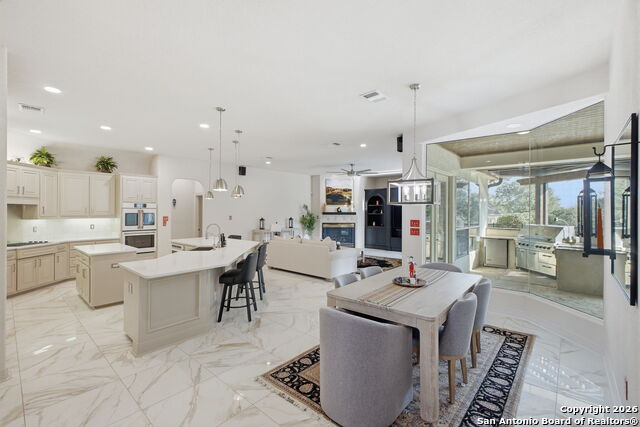 Image 11 of 42 For 9610 Trophy Oaks