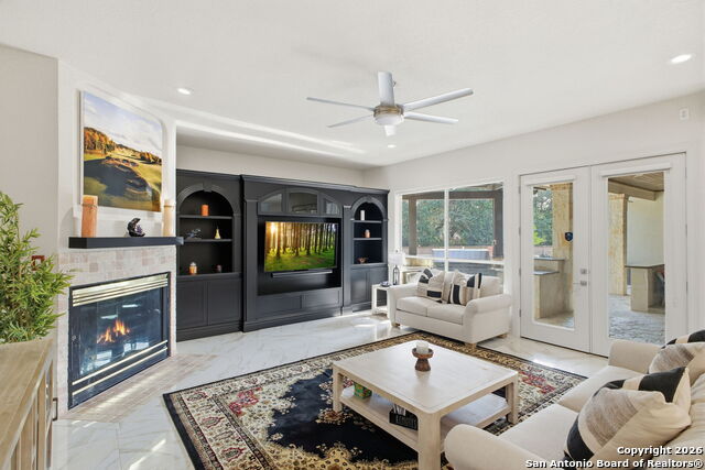 Image 14 of 42 For 9610 Trophy Oaks