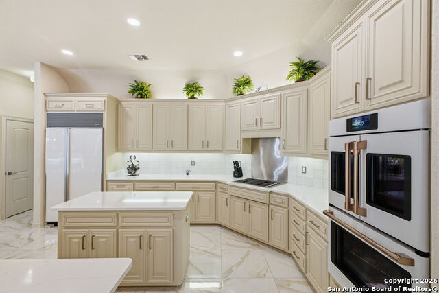 Image 16 of 42 For 9610 Trophy Oaks