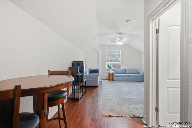 Image 32 of 42 For 9610 Trophy Oaks