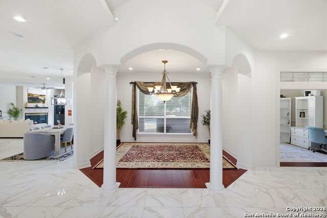 Image 7 of 42 For 9610 Trophy Oaks