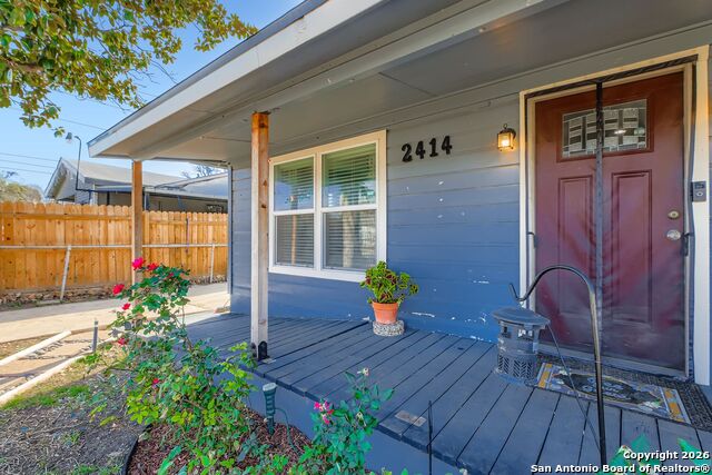 Image 3 of 27 For 2414 Arbor  