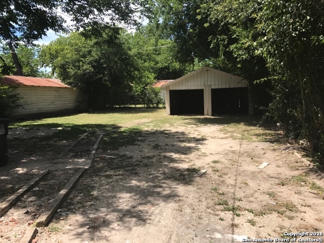 Image 13 of 13 For 215 Rigsby  