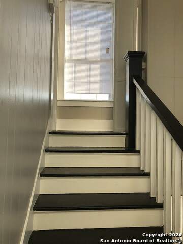 Image 9 of 13 For 215 Rigsby  