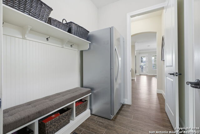 Image 38 of 50 For 3614 Belle Strait