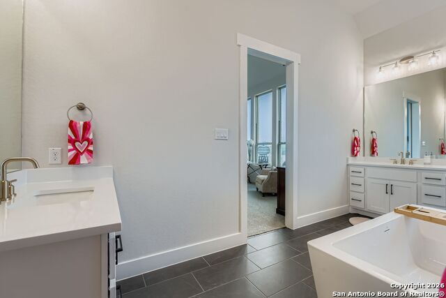 Image 24 of 36 For 457 Westmont