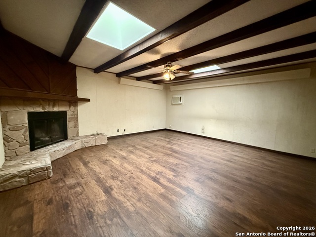 Listing photo id 2 for 318 Cottonwood