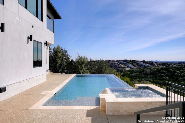 Listing photo id 11 for 8414 Terra Mont