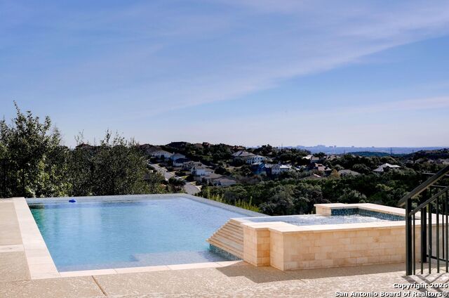 Listing photo id 12 for 8414 Terra Mont