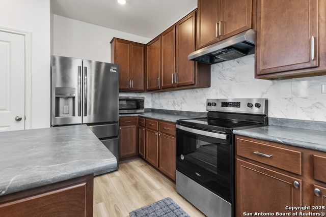 Image 11 of 38 For 10643 Military Drive W Unit 14