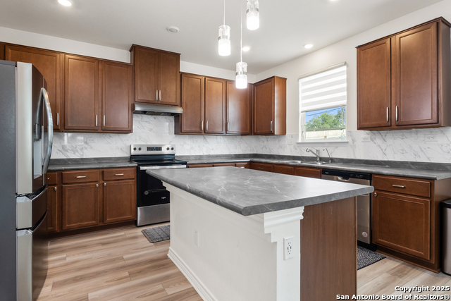 Image 9 of 38 For 10643 Military Drive W Unit 14