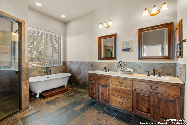 Image 18 of 47 For 250 Misty Brook