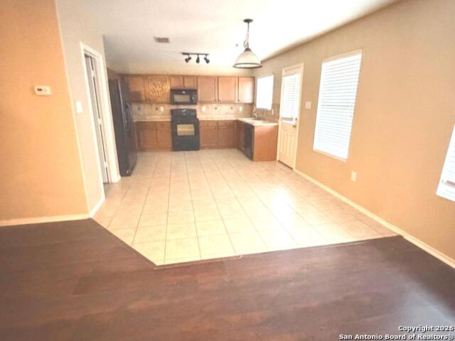 Image 17 of 21 For 323 Fontana Albero