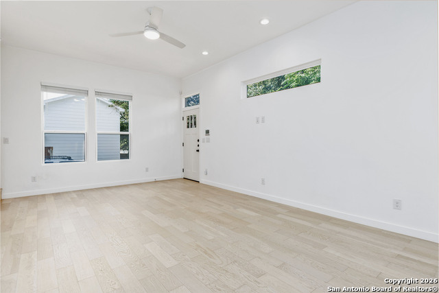 Image 4 of 25 For 2507 E Commerce 2