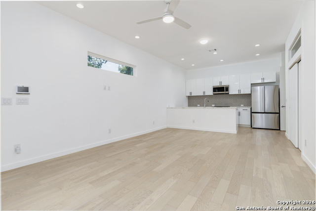 Image 6 of 25 For 2507 E Commerce 2