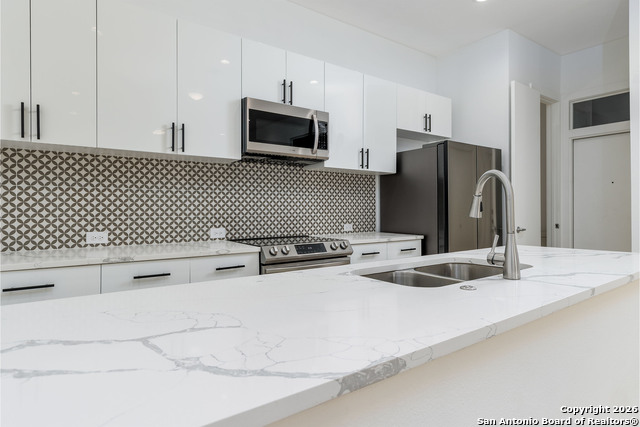 Image 8 of 25 For 2507 E Commerce 2