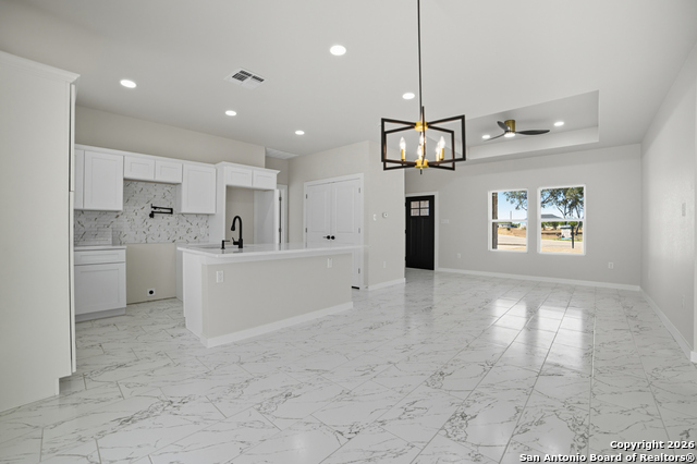 Image 10 of 27 For 16724 Tapatio St.