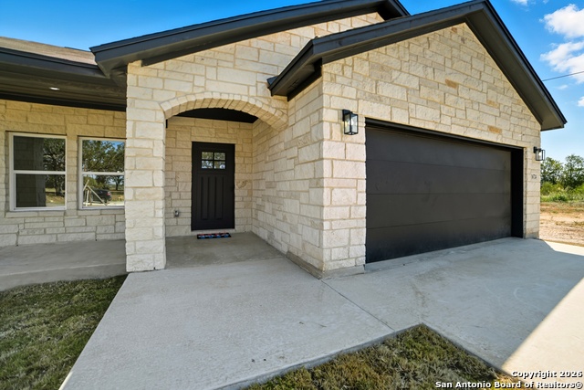 Image 5 of 27 For 16724 Tapatio St.