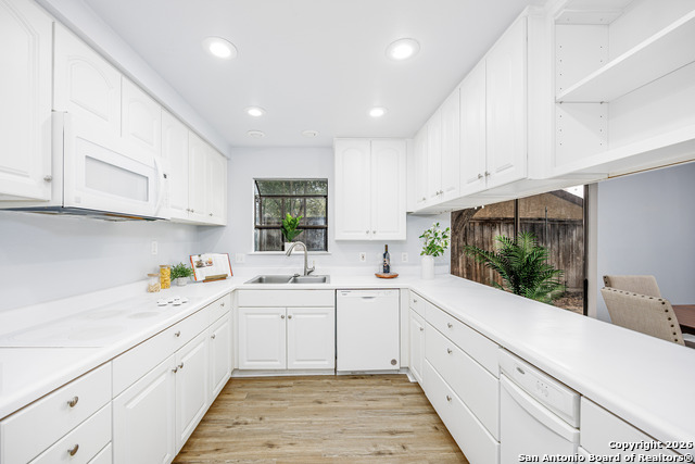 Image 13 of 36 For 11830 Button Willow