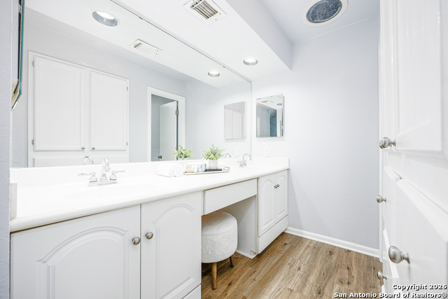 Image 18 of 36 For 11830 Button Willow