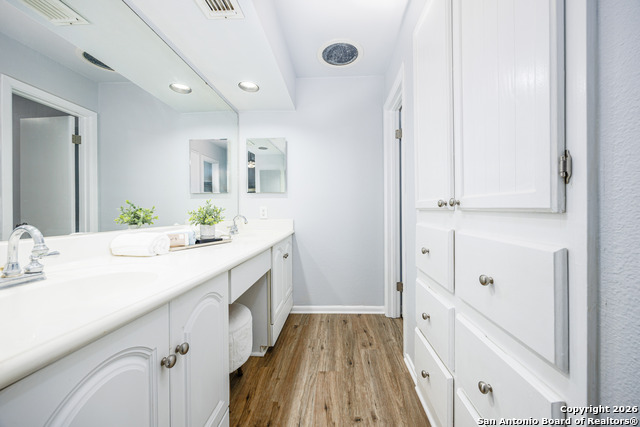 Image 19 of 36 For 11830 Button Willow