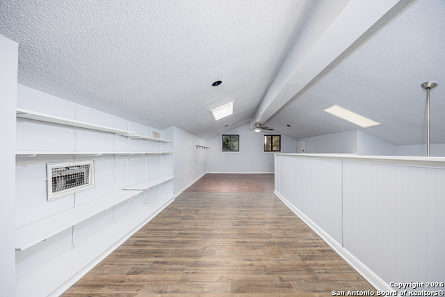 Image 29 of 36 For 11830 Button Willow