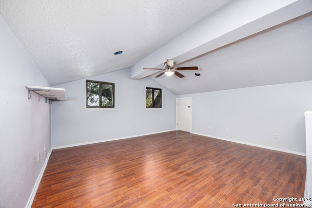 Image 30 of 36 For 11830 Button Willow