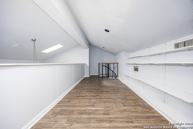 Image 31 of 36 For 11830 Button Willow