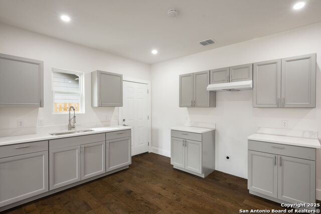 Image 13 of 28 For 1030 Elsmere