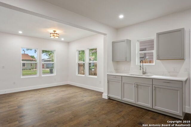 Image 9 of 28 For 1030 Elsmere