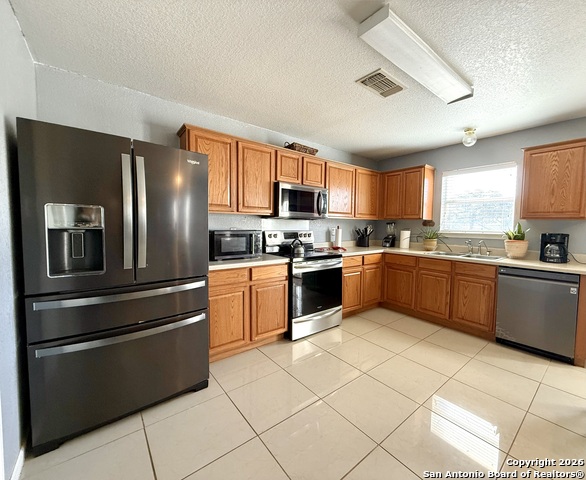 Listing photo id 11 for 1235 Autumn Moon