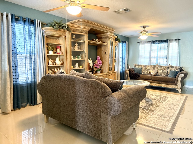 Listing photo id 5 for 1235 Autumn Moon