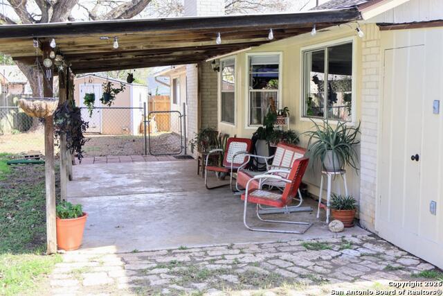 Image 4 of 17 For 305 Southwick