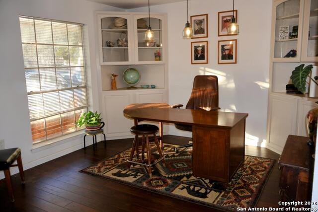 Image 5 of 17 For 305 Southwick