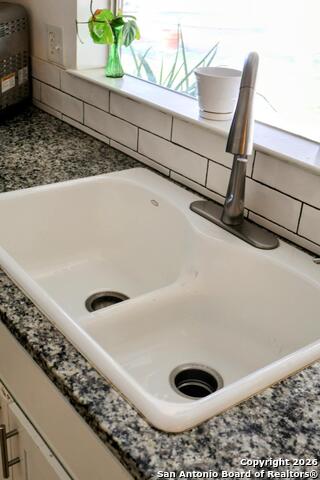 Image 8 of 17 For 305 Southwick